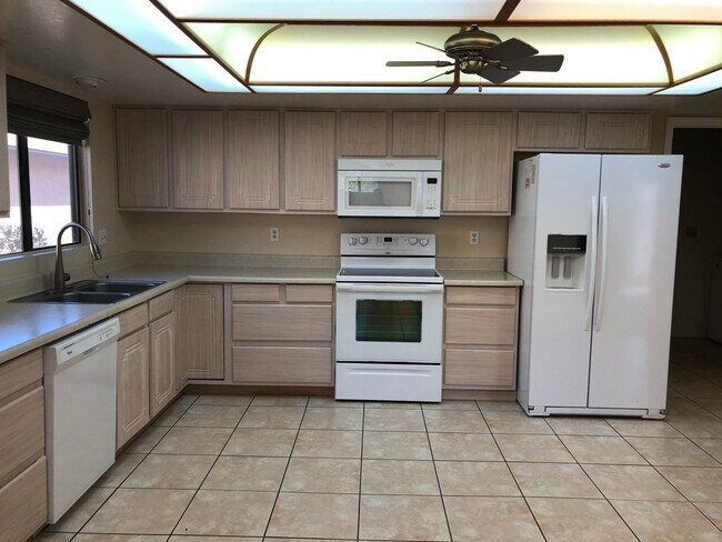 Building Photo - Wow! Long Term Unfurnished Awesome home in Leisure World a 45+ Active Adult Community.