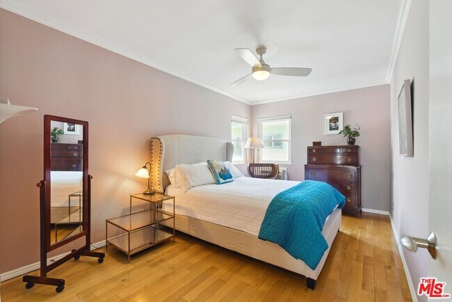 Building Photo - 1929 Tamarind Ave