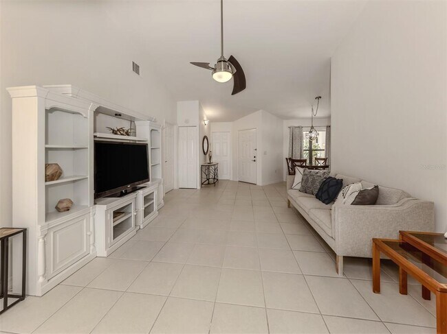 Building Photo - 268 Southampton Dr