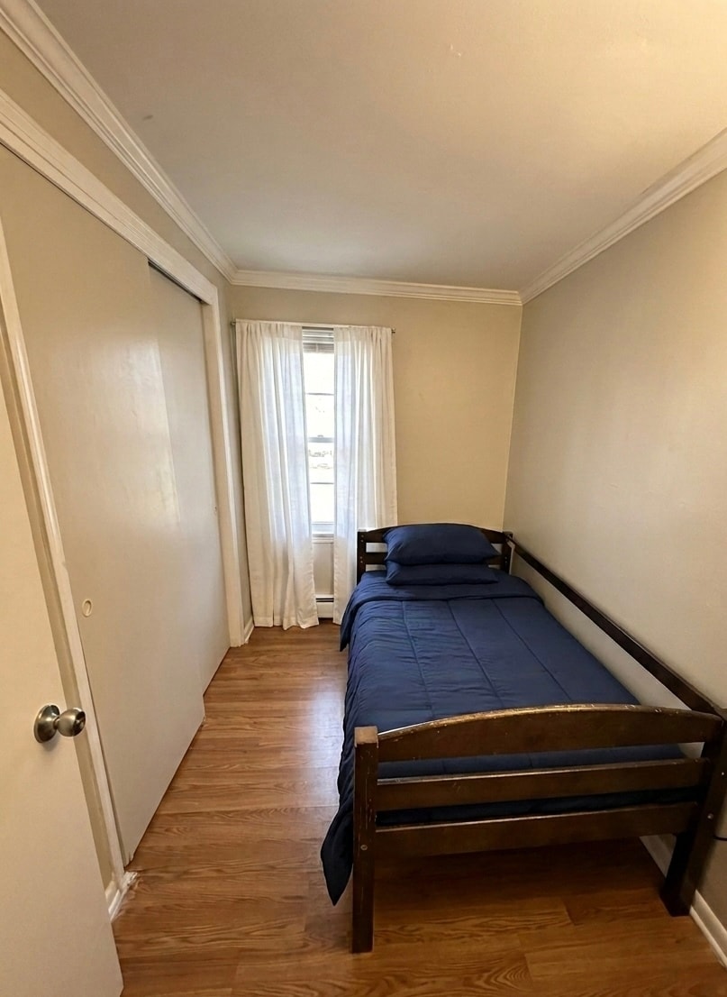 Building Photo - 3933 James St