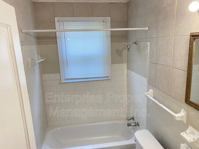 Building Photo - 3654 Mason Ave