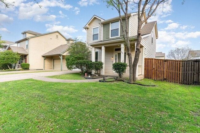 Building Photo - 815 Carlton Rd