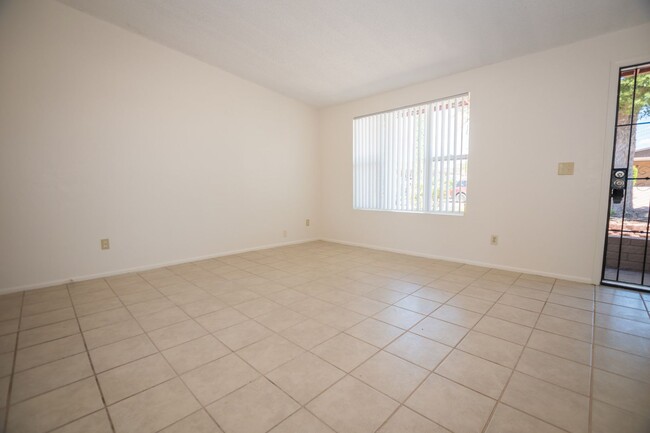 Building Photo - Updated and Charming 3 Bedroom, 2 Bath Hom...