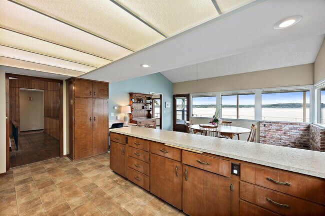 Building Photo - 153 Maple Ln NW