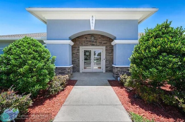 Building Photo - 8517 Waterstone Blvd