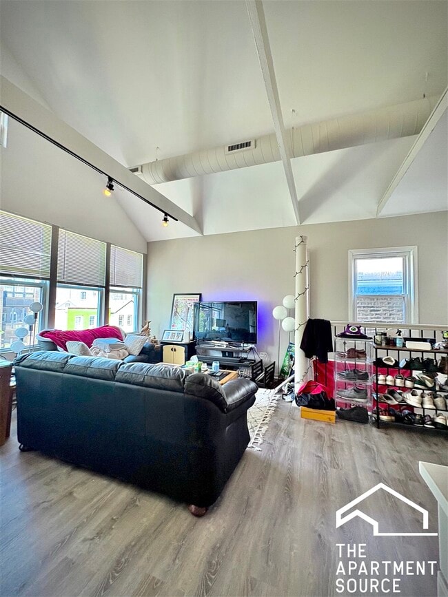 Building Photo - 1237 W Ohio St