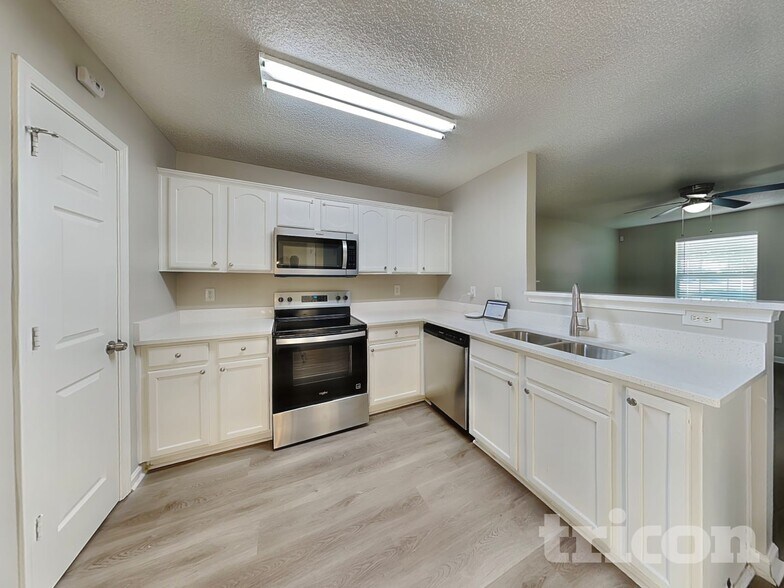 Building Photo - 3598 Brookstone Way