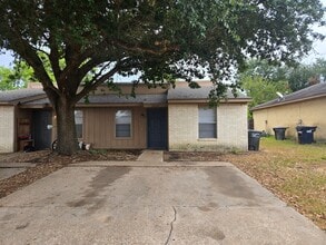 Building Photo - 3319 Bluestem Cir