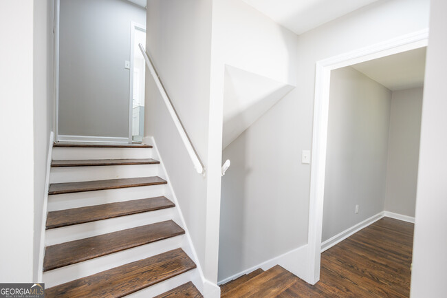 Building Photo - 2689 Collier Dr NW