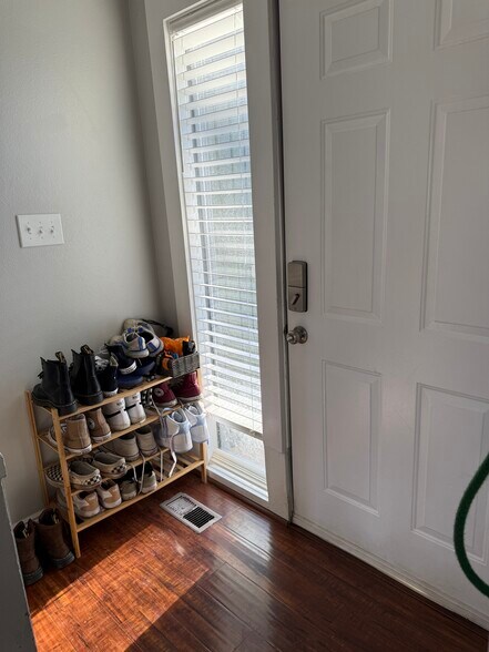 Building Photo - 4169 S Village Ln