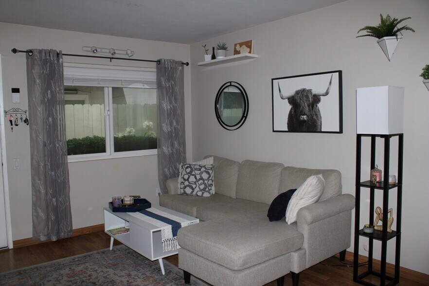 living room - 4099 Huerfano Ave