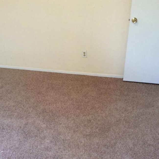 Building Photo - 16418 Quail Park Dr