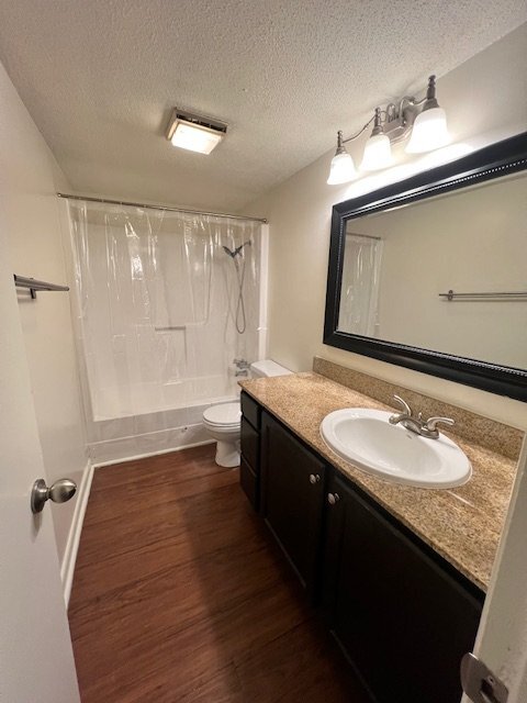 Building Photo - 503 E 6th St