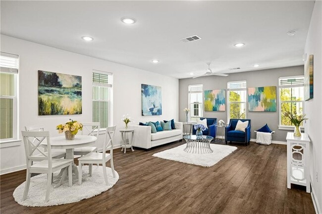 Building Photo - 2624 Metcalfe Rd