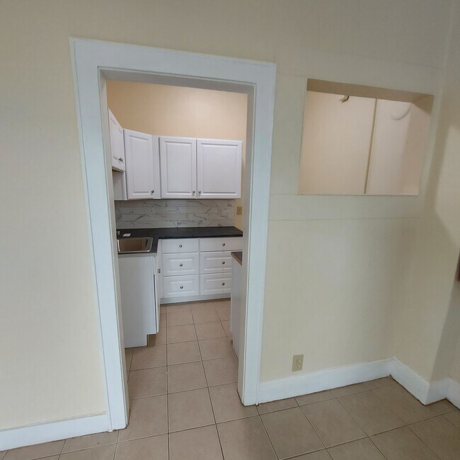 Building Photo - Riverview Apartments
