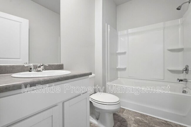 Building Photo - 1407 Deer Hollow