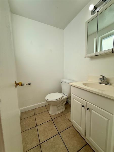 Building Photo - 3061 NE 49th St