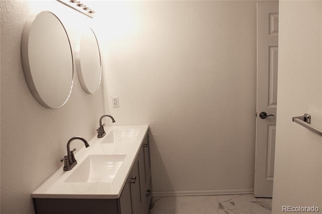 Building Photo - 367 Kitfield View