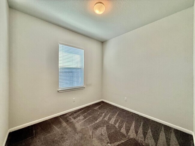 Building Photo - Impeccable 3 Bedroom in Trace