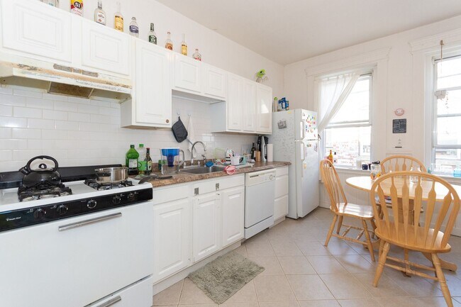 Building Photo - Newly renovated two bedroom, MUST SEE, Great Packard's Corner location