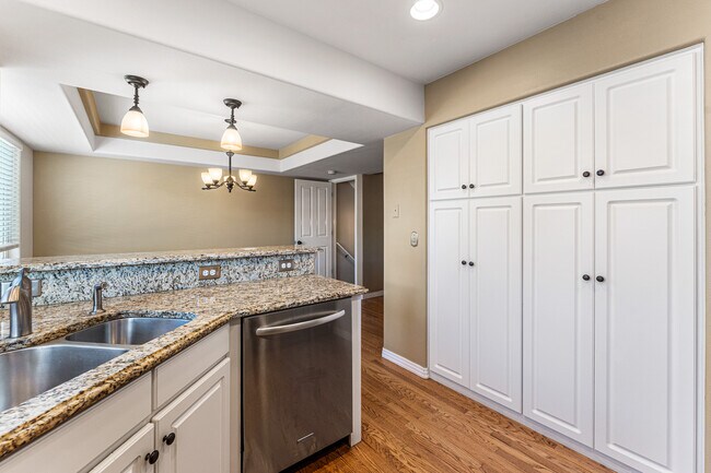 Building Photo - 4584 E Kentucky Cir