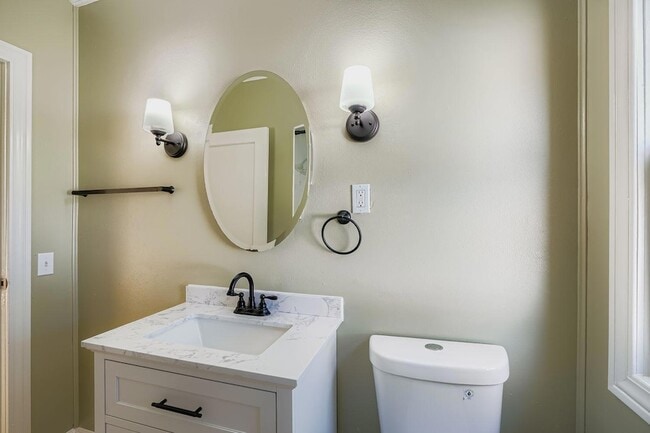 Building Photo - 837 Bidwell St