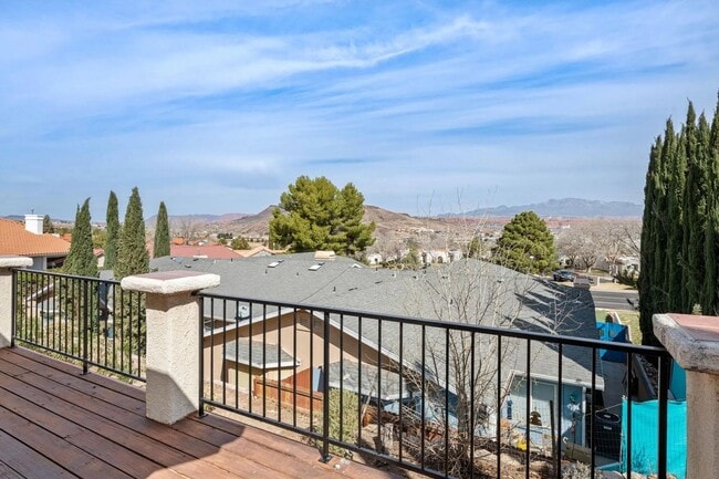 Building Photo - 4 Bedroom Retreat Overlooking Snow Canyon ...