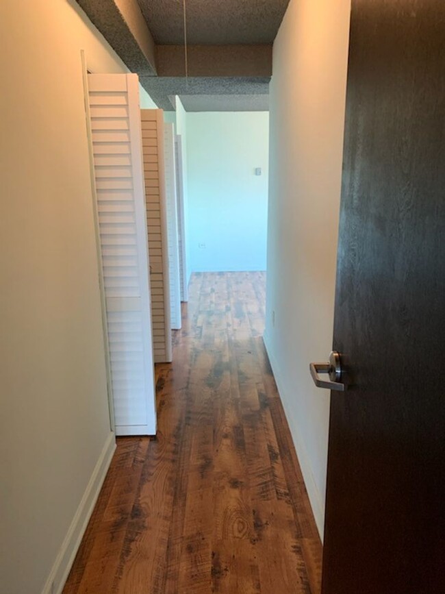 Building Photo - sp203