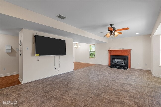 Building Photo - 1608 Shepherd Dr