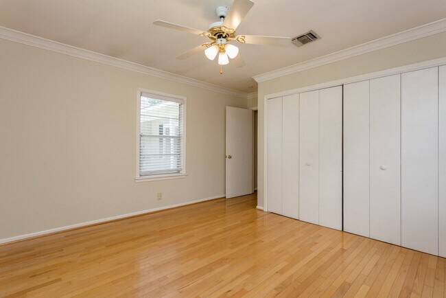 Building Photo - 1230 Timbergrove Ln