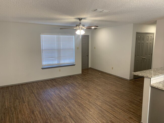 Building Photo - Cozy 2 bedroom 1 1/2 bath in Friendship ISD!