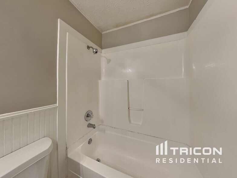 Building Photo - 4073 Red Laurel Way SW