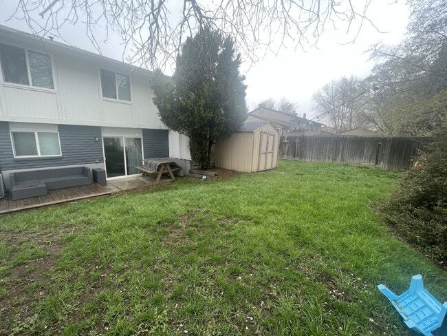 Building Photo - 665 E Malibu Dr