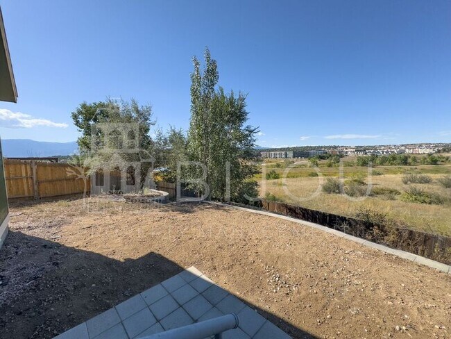 Building Photo - 6470 Chantilly Pl