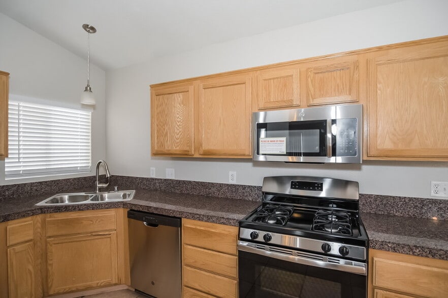 Building Photo - 3207 W Verde Way