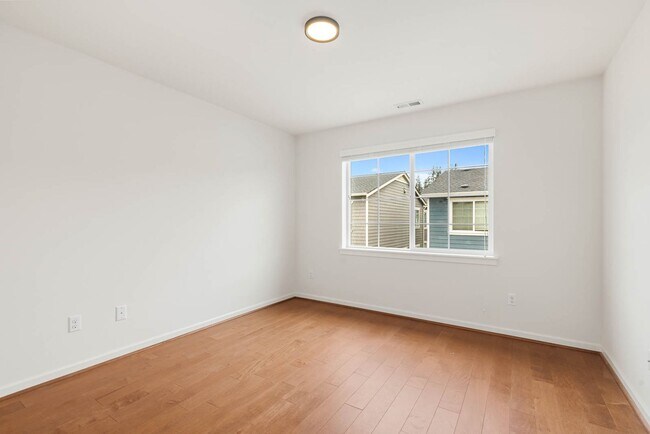 Building Photo - 4426 185th Pl SE