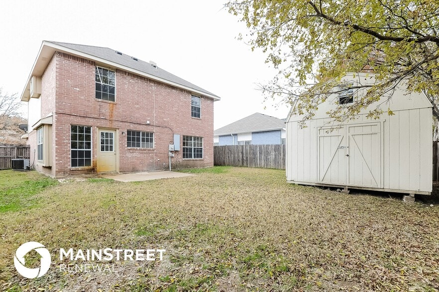 Building Photo - 2411 Bennington Dr