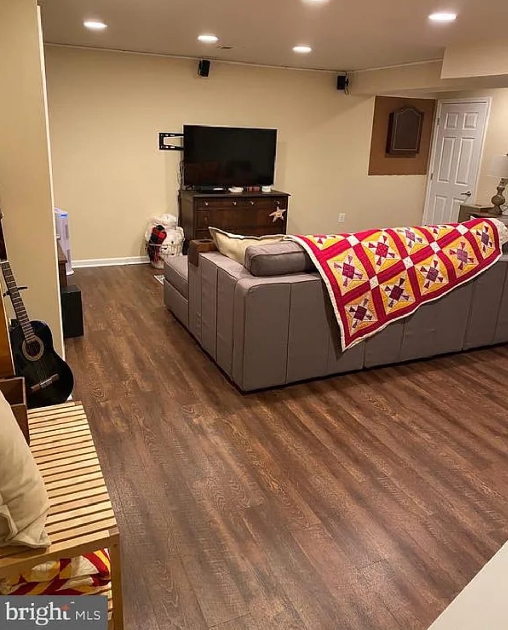 Building Photo - 17570 Macduff Ave