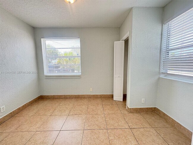 Building Photo - 2525 N 23rd Ave