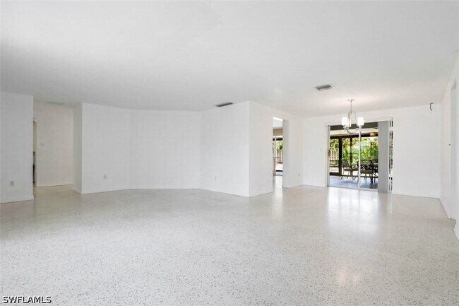 Building Photo - 181 7th St