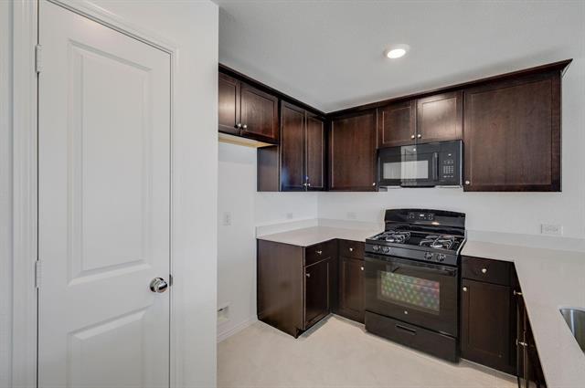 Building Photo - 2625 Kingsman Dr