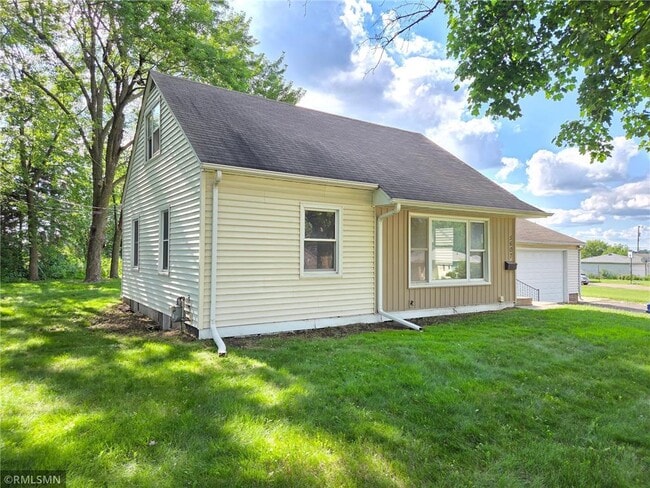 Building Photo - 5607 Regent Ave N