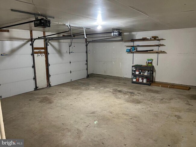 Building Photo - 6824 Silassie Ct