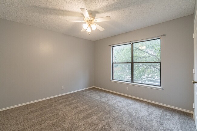 Building Photo - 1519 Jasmine