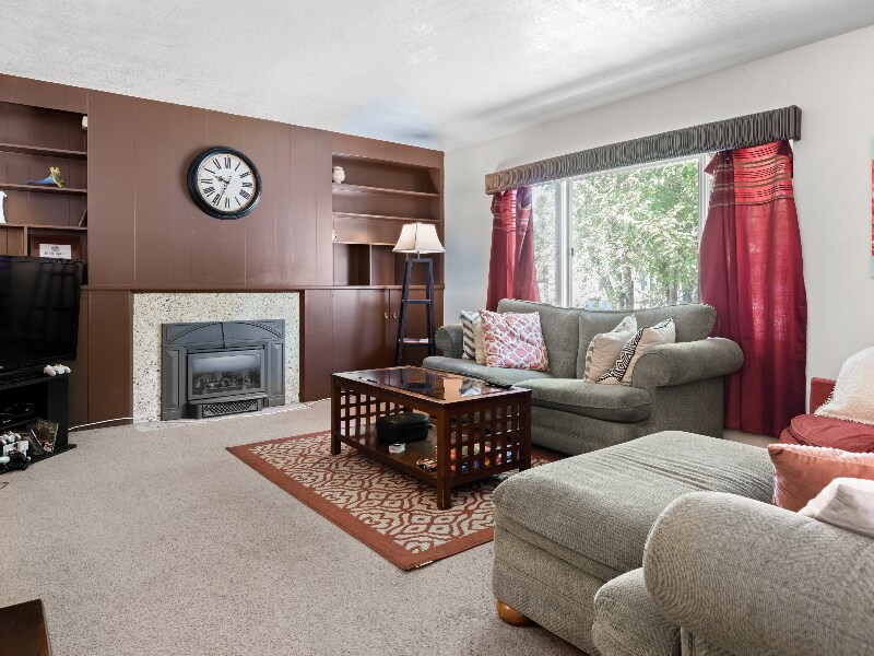 Building Photo - 544 E 600 N