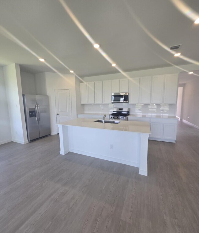 Building Photo - 3053 Avineda Sonoma Dr