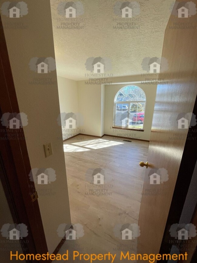 Building Photo - Celebrate the new year with 1/2 off one months rent!