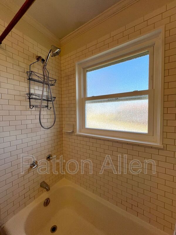 Building Photo - 135 Haynes St