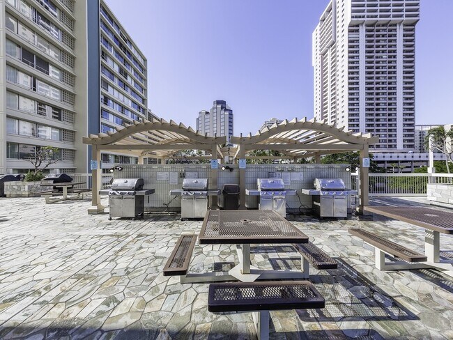 Building Photo - 445 Seaside Ave