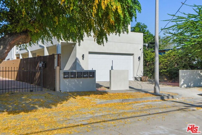 Building Photo - 2669 Benedict St